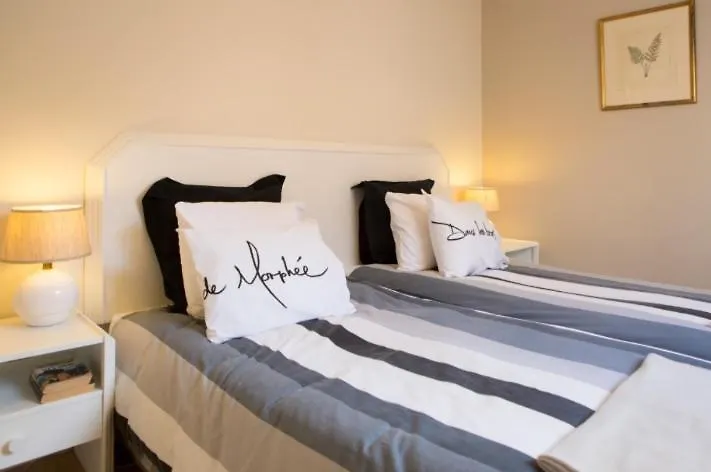 Central Funchal Apartment - Garden - Free Parking & Ac 0*, フンシャル