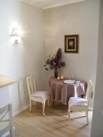 Central Funchal Apartment - Garden - Free Parking & Ac